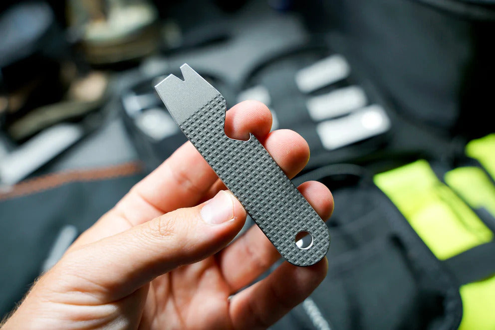 What is the Difference Between a PryBar and a Crowbar?
