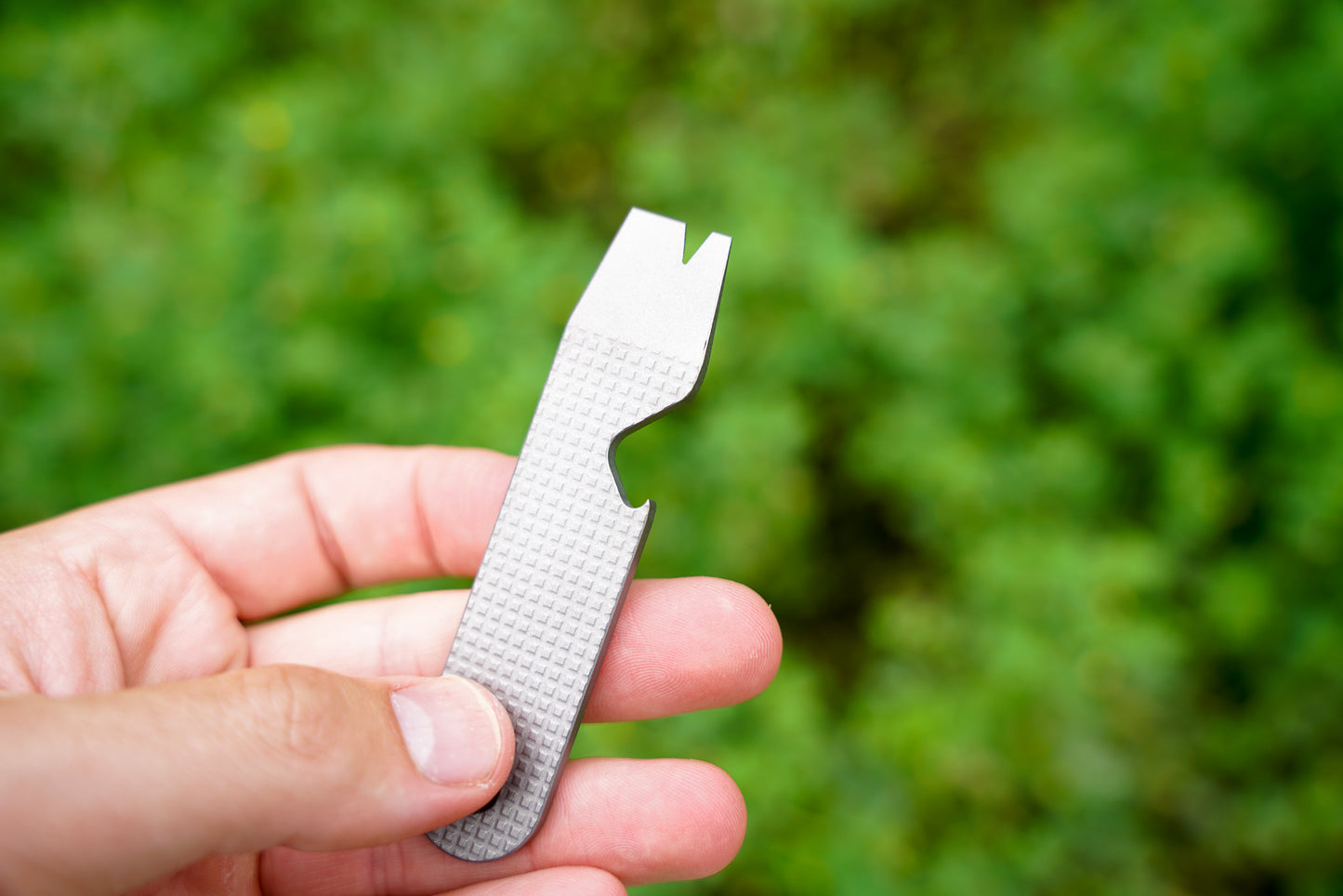 HandyPry Titanium Pry Bar