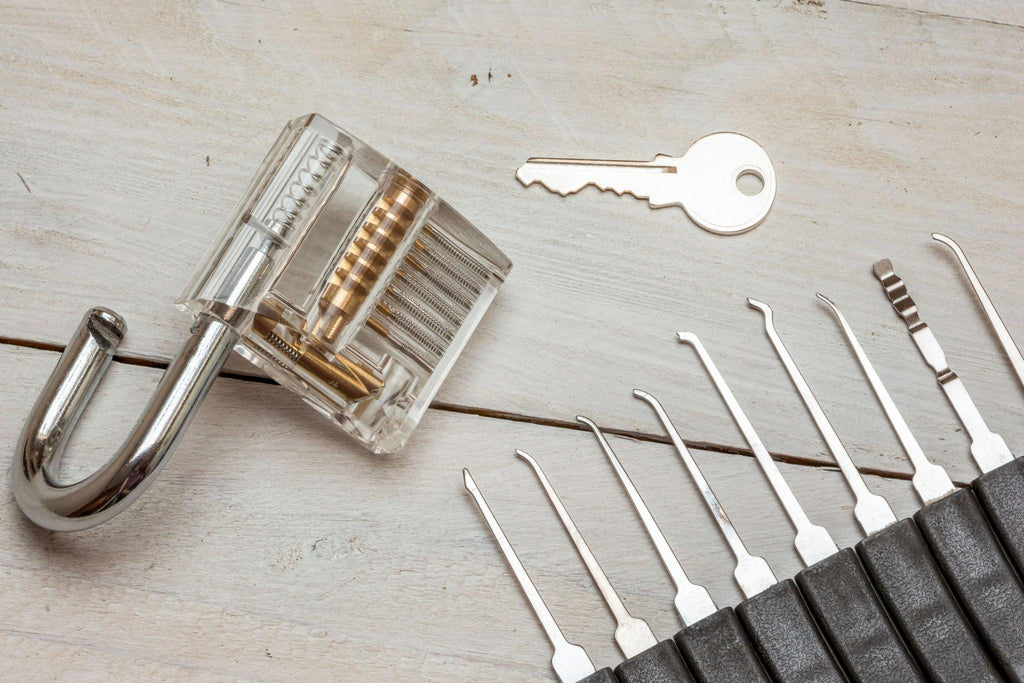 What Is In a Lock Pick Set?