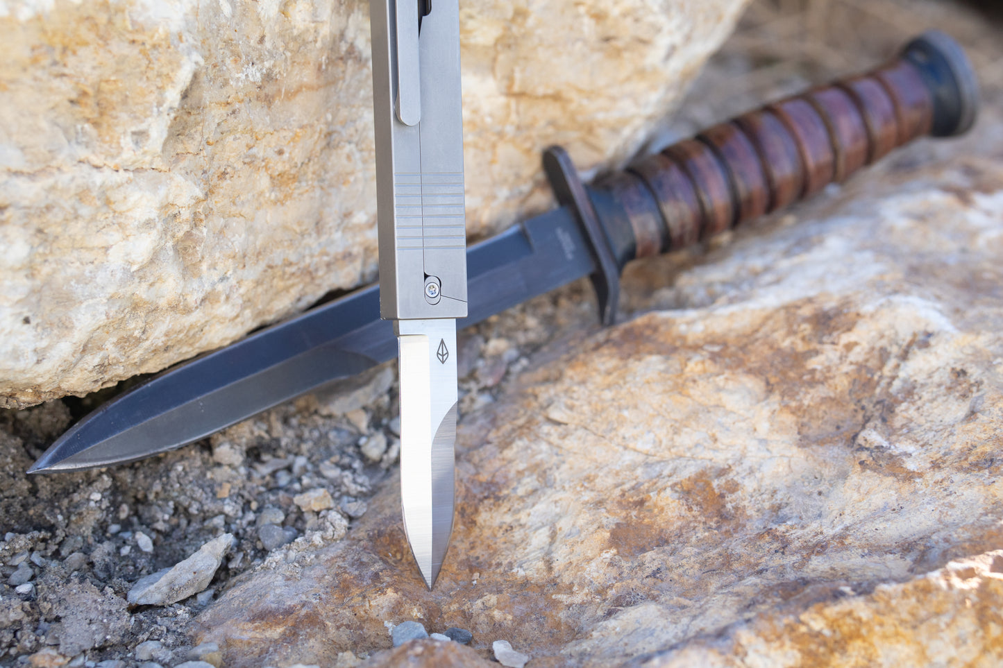 Parachute M3 Trench Edition - Titanium Gravity Knife