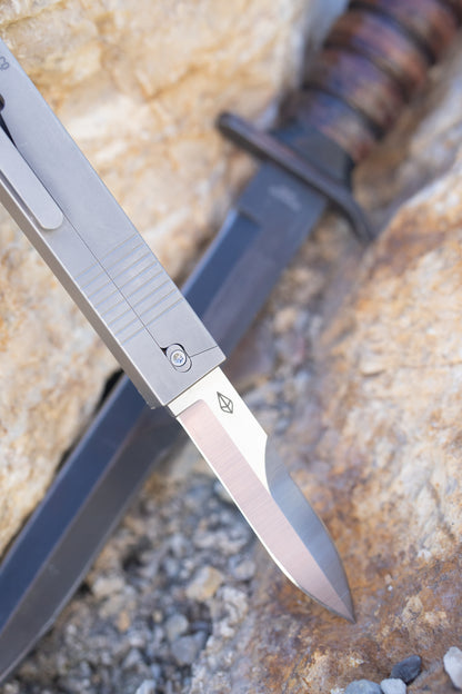 Parachute M3 Trench Edition - Titanium Gravity Knife