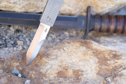 Parachute M3 Trench Edition - Titanium Gravity Knife