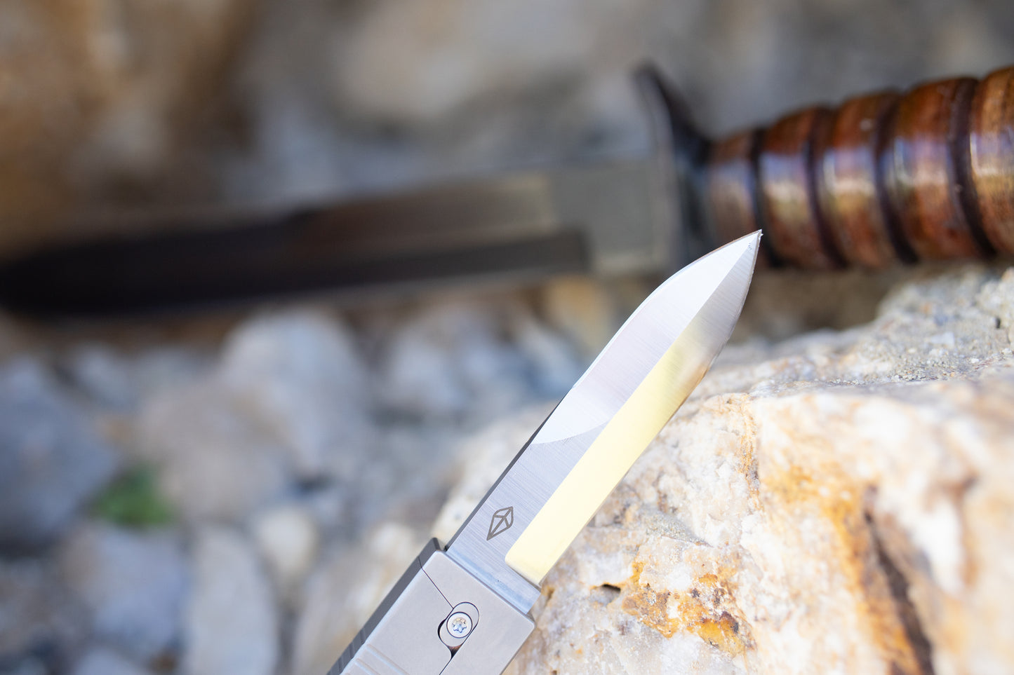 Parachute M3 Trench Edition - Titanium Gravity Knife