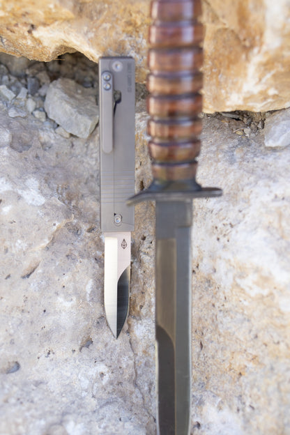 Parachute M3 Trench Edition - Titanium Gravity Knife