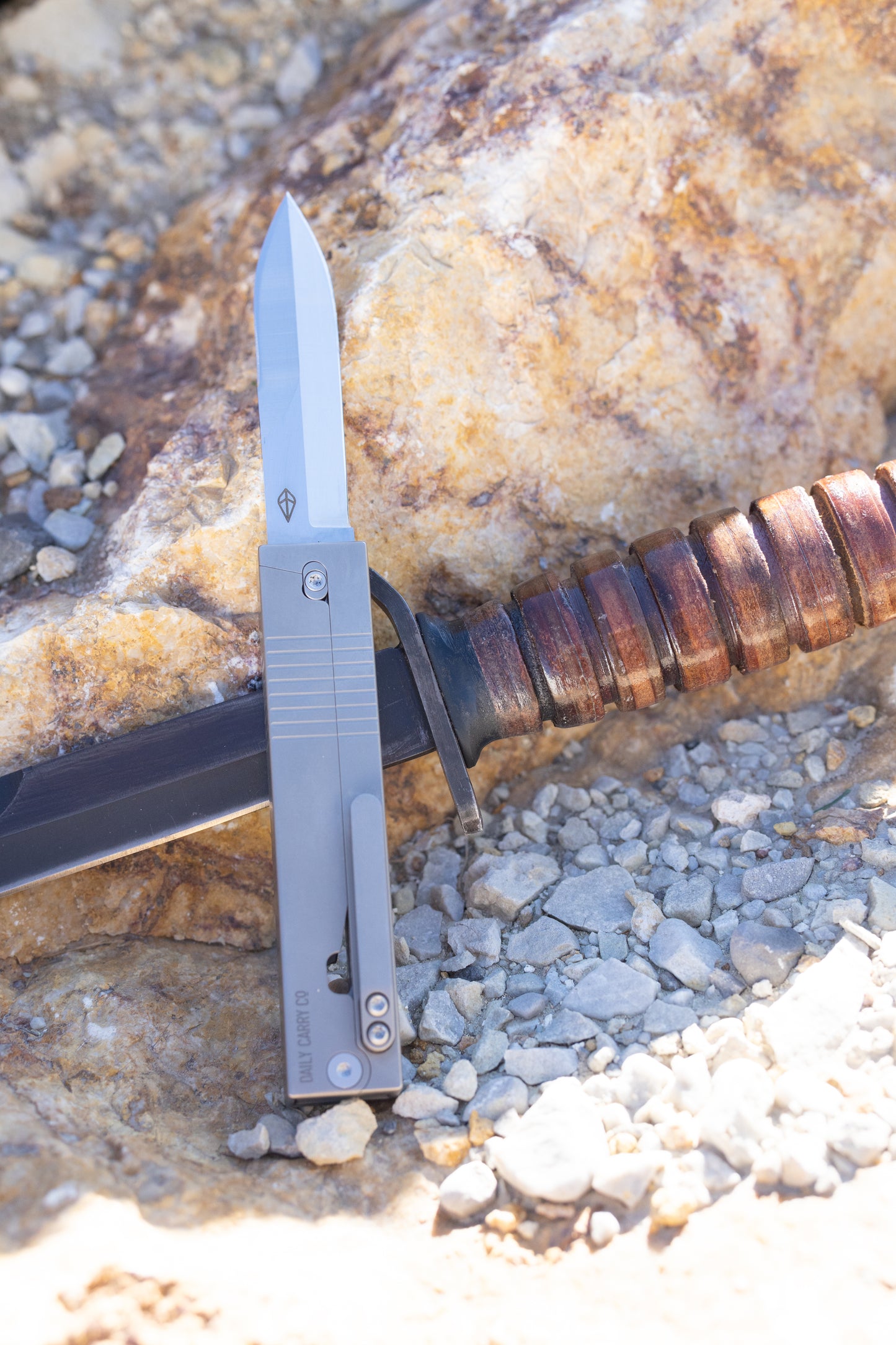 Parachute M3 Trench Edition - Titanium Gravity Knife