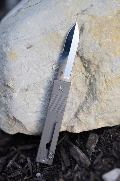 Parachute M3 Trench Edition - Titanium Gravity Knife