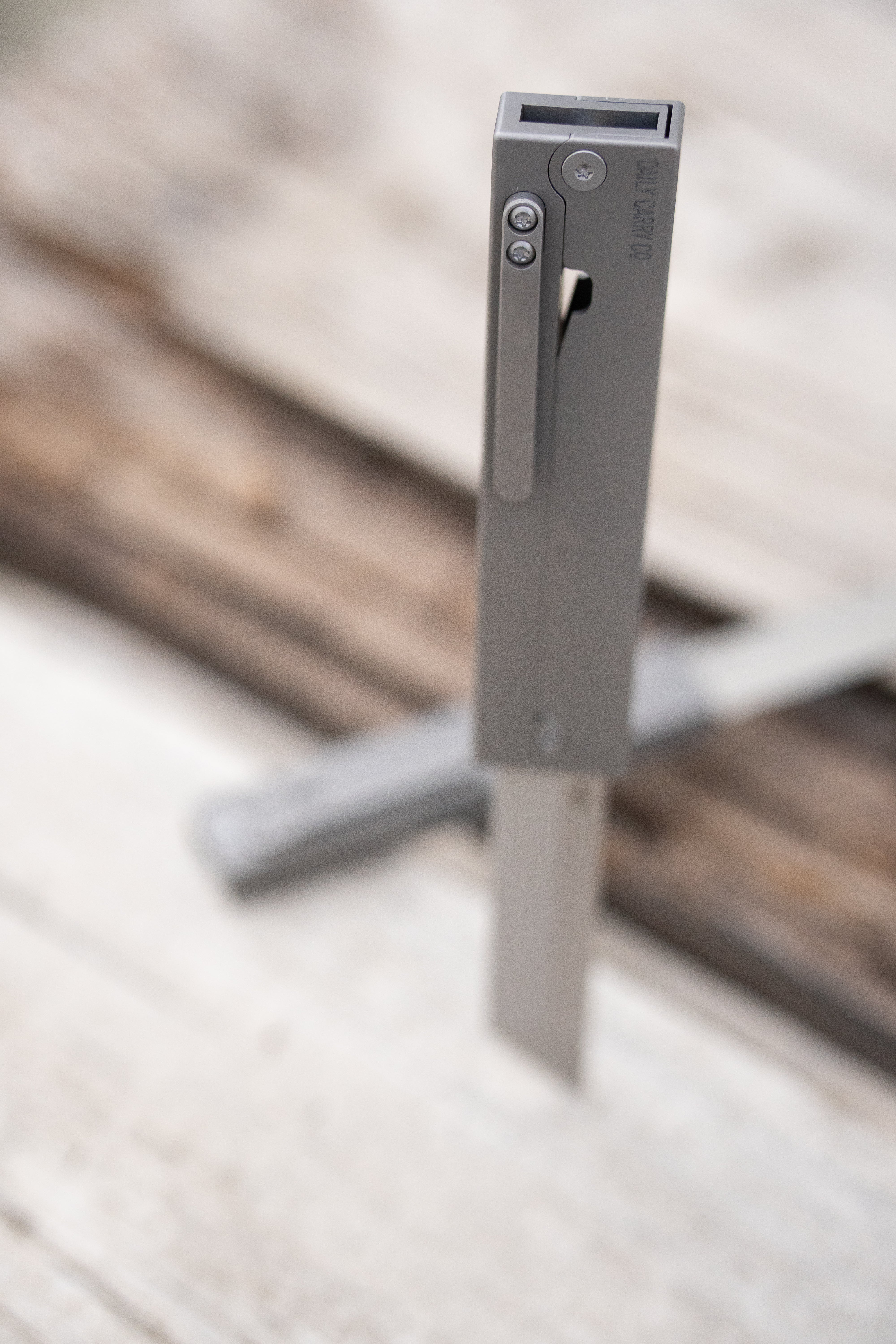 Parachute Pro gravity knife chassis – Grade 5 titanium body

