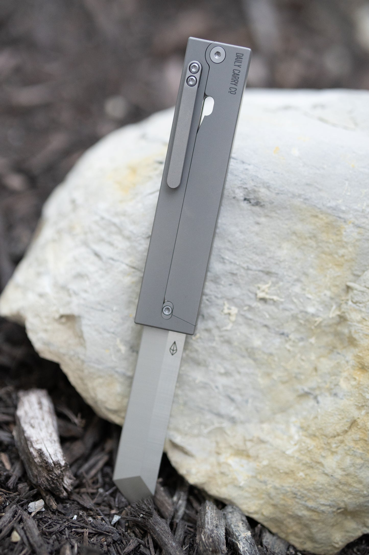 Parachute Pro - Titanium Gravity Knife