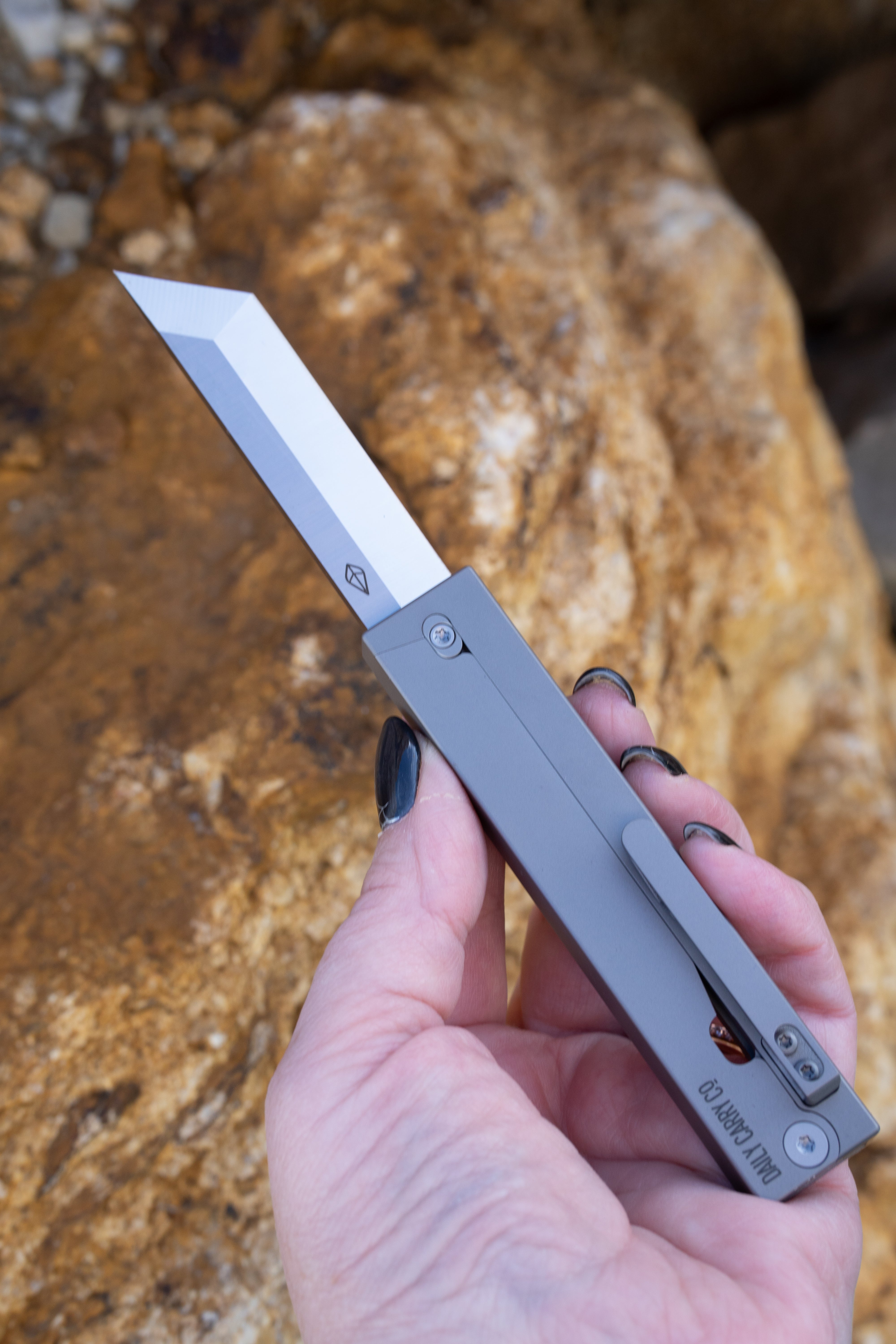Parachute - Titanium Gravity Knife Gen 3.