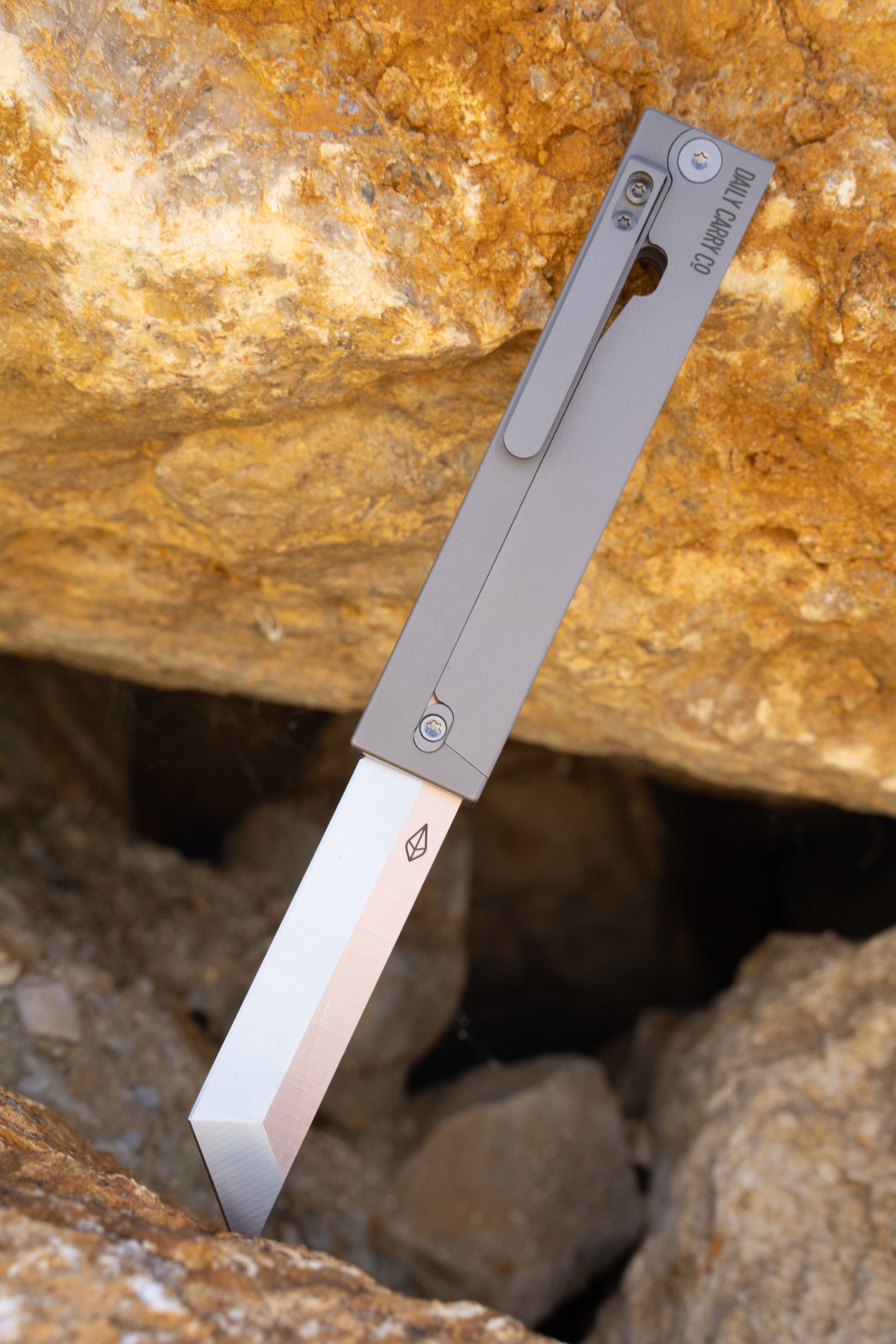 Parachute - Titanium Gravity Knife Gen 3.