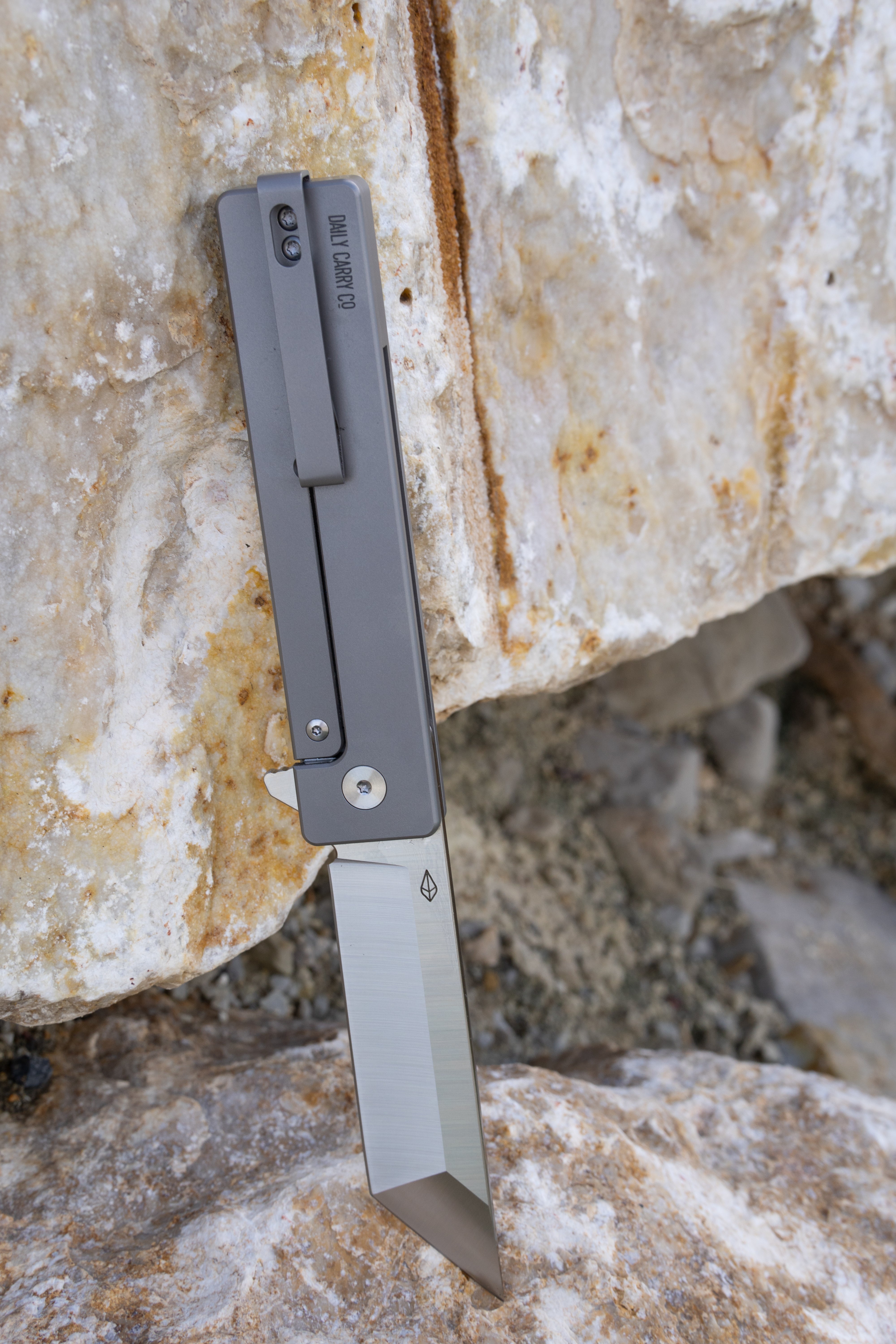Vanguard : Titanium Flipper Knife