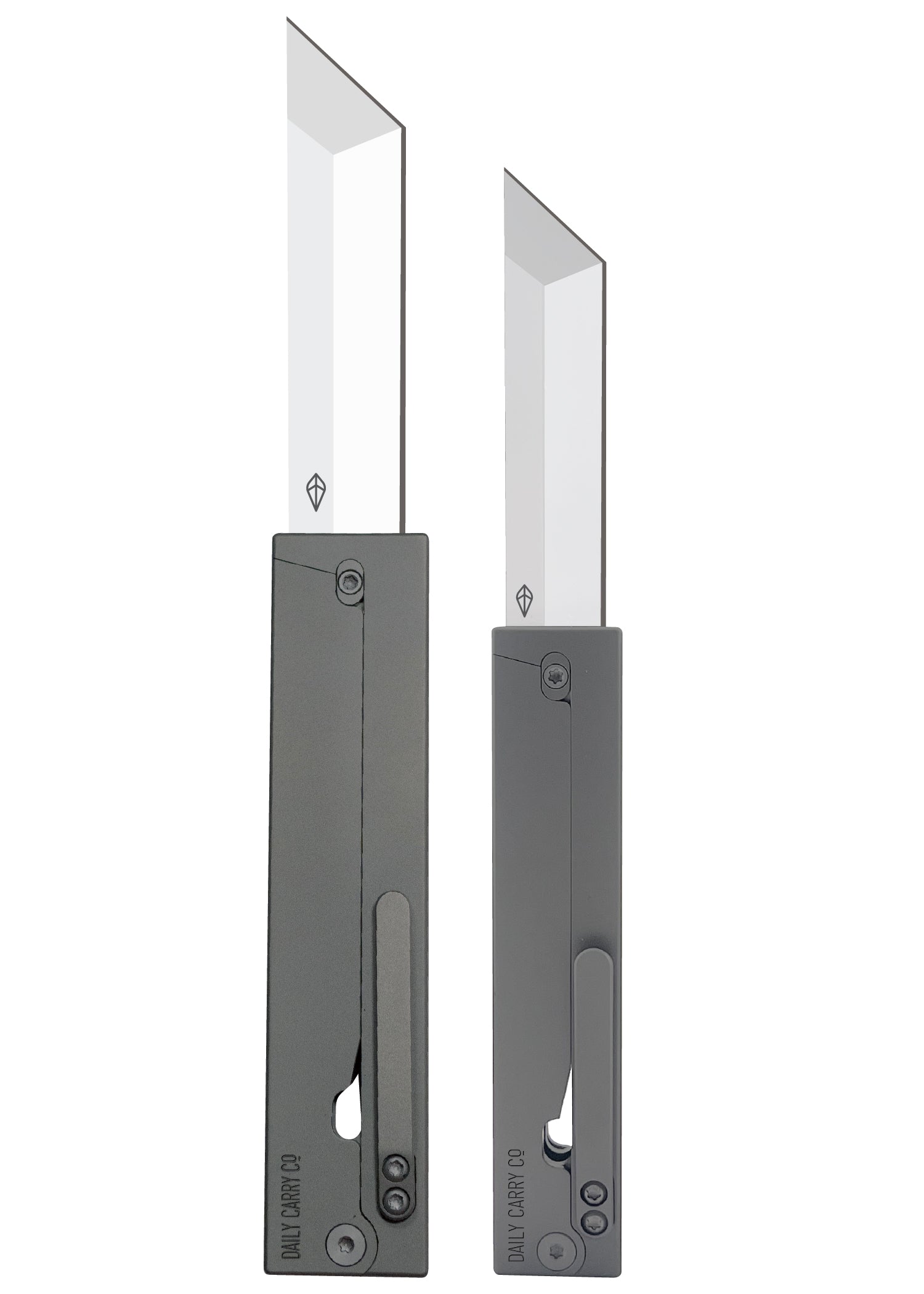 Parachute Pro and standard gravity knife comparison
